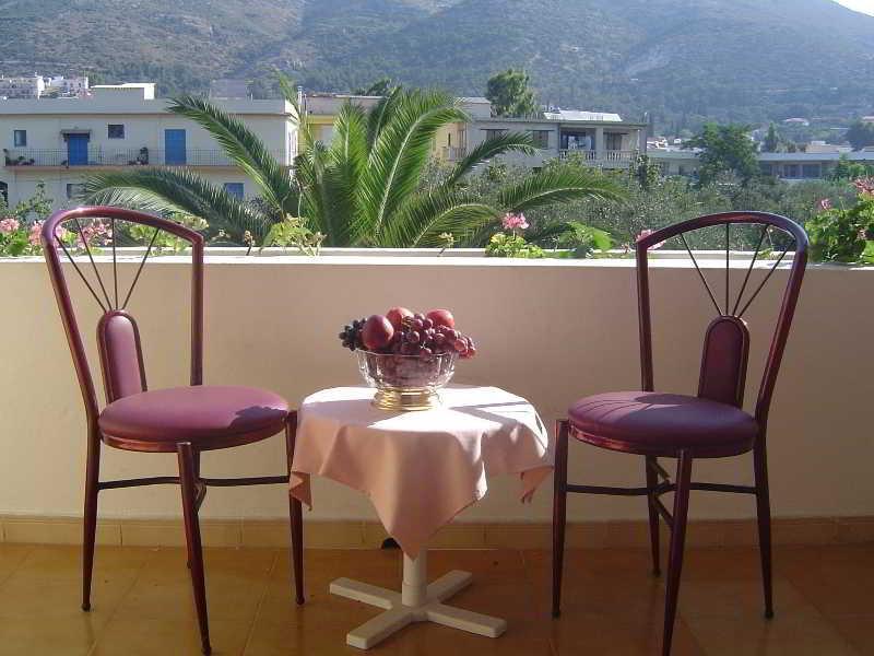 Paradise Hotel Самос Екстериор снимка