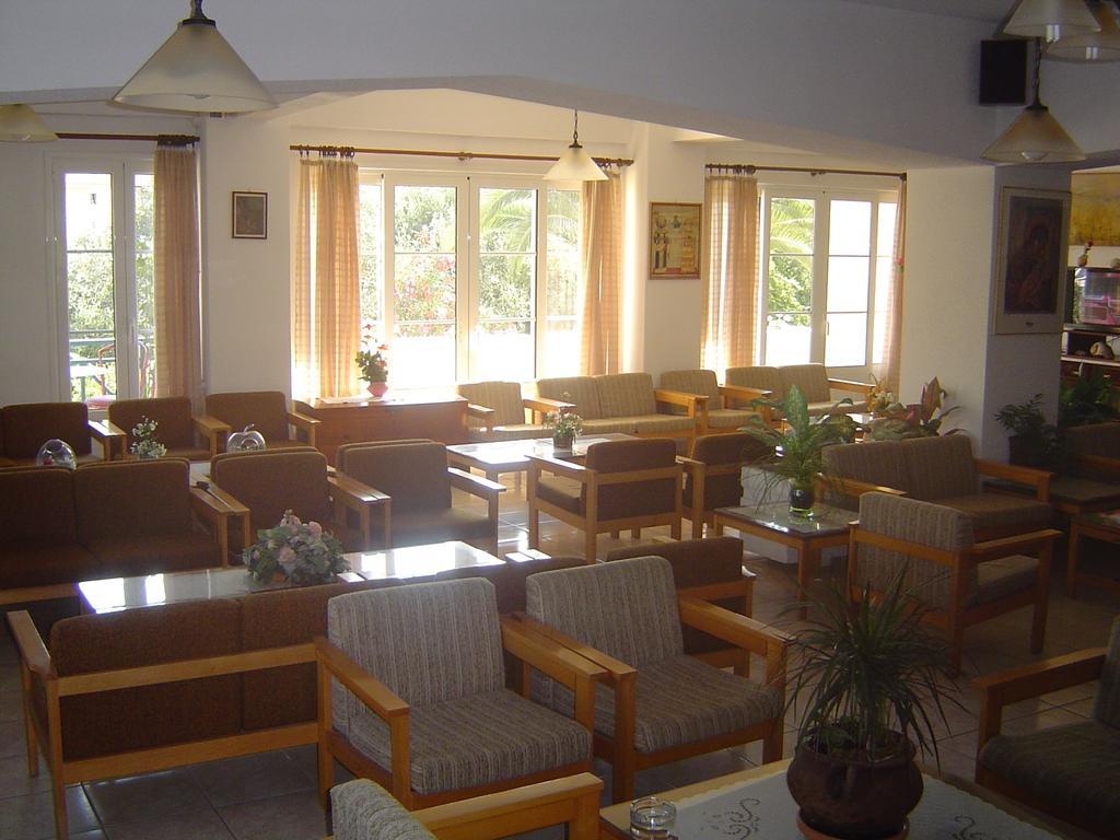 Paradise Hotel Самос Екстериор снимка