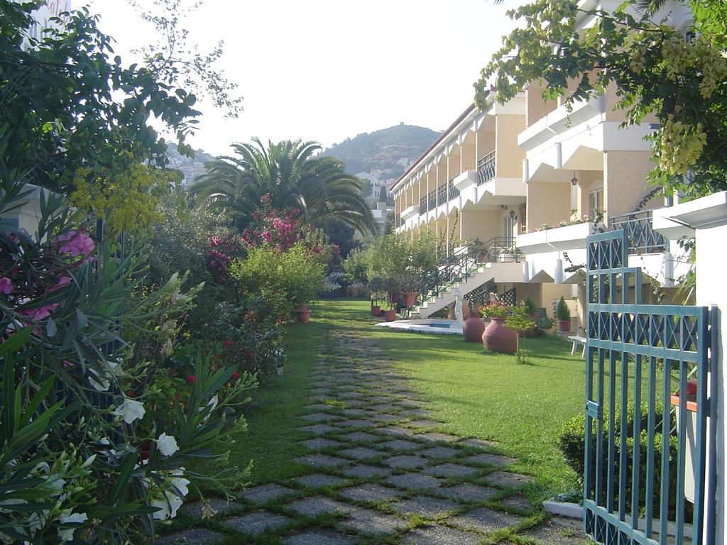 Paradise Hotel Самос Екстериор снимка