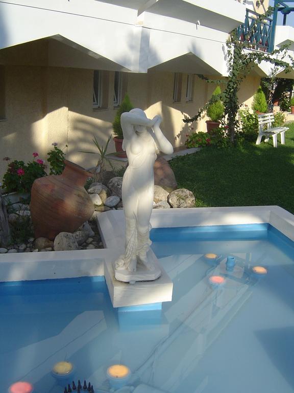 Paradise Hotel Самос Екстериор снимка