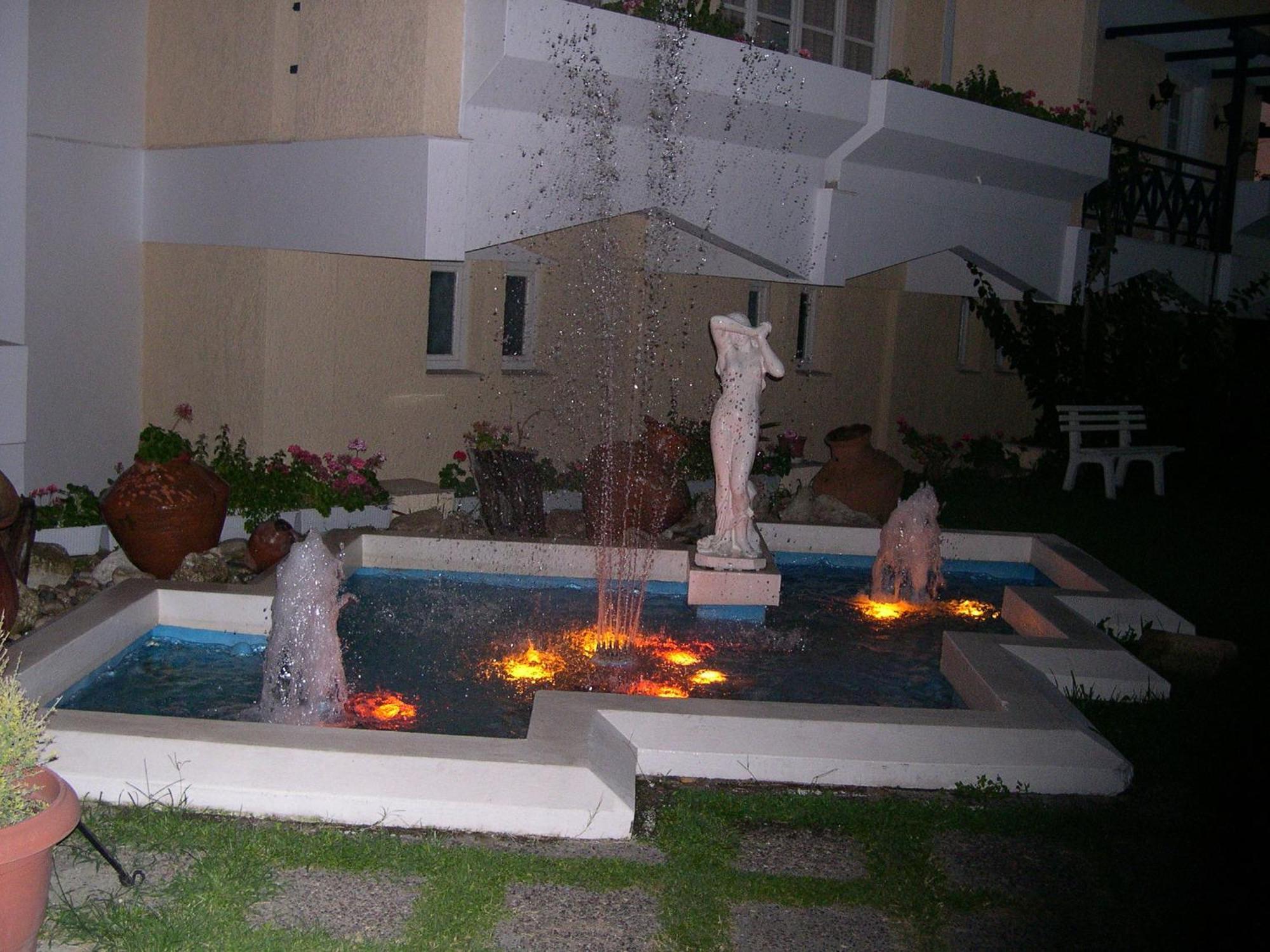 Paradise Hotel Самос Екстериор снимка