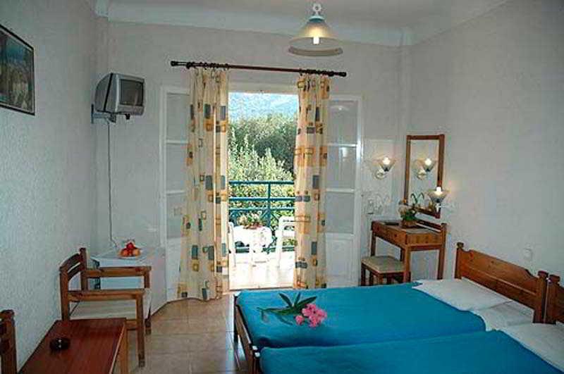 Paradise Hotel Самос Стая снимка