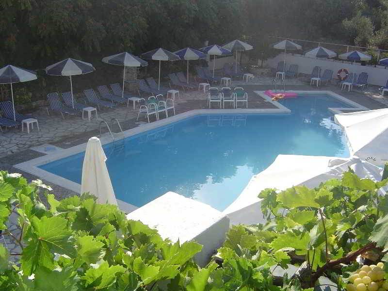 Paradise Hotel Самос Екстериор снимка